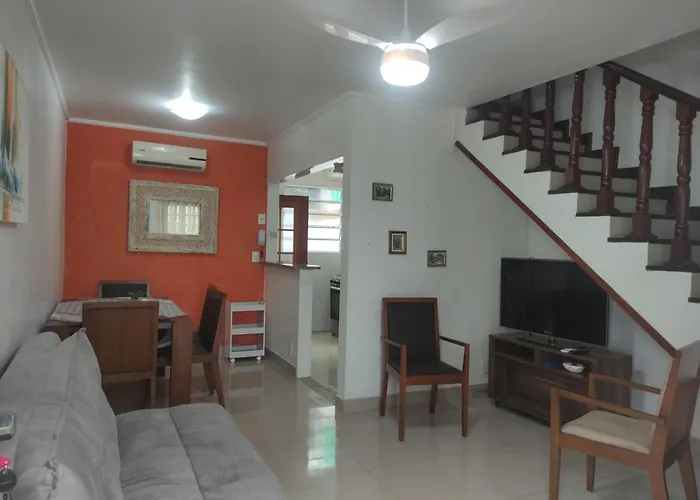 Condominio Prox Praias Tombo E Asturias- 2 Quartos Com Ar Condicionado- Quintal Com Churrasqueira