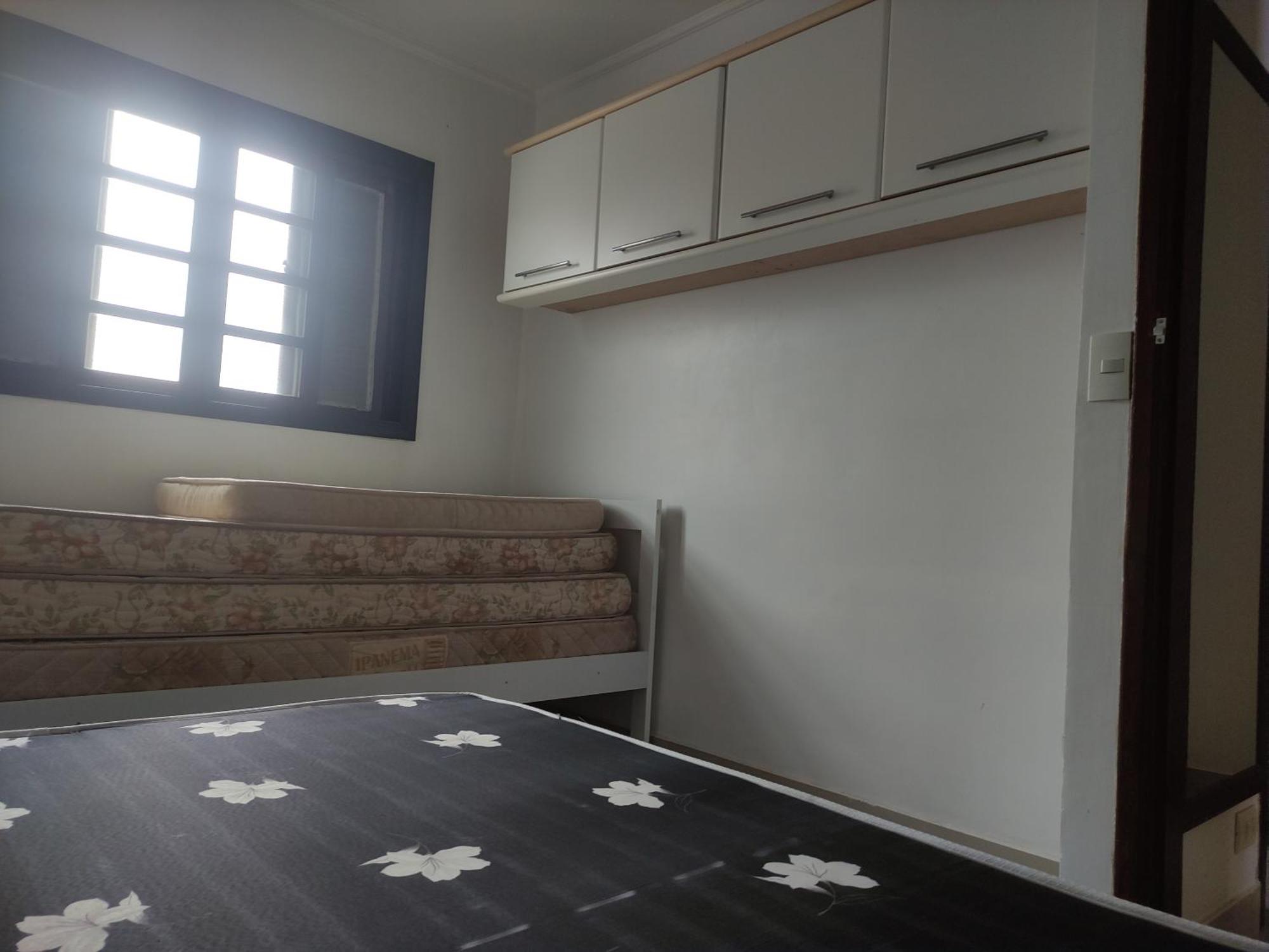 Prox Praias Tombo E Asturias- 2 Quartos Com Ar Condicionado- Quintal Com Churrasqueira Guaruja
